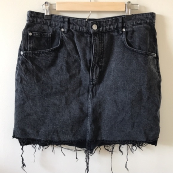 H&M Dresses & Skirts - Cute, Black High Waisted Denim Skirt - 14